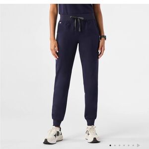 NWT Figs Women’s Zamora 2.0 Jogger Petite Navy Scrubs Pants